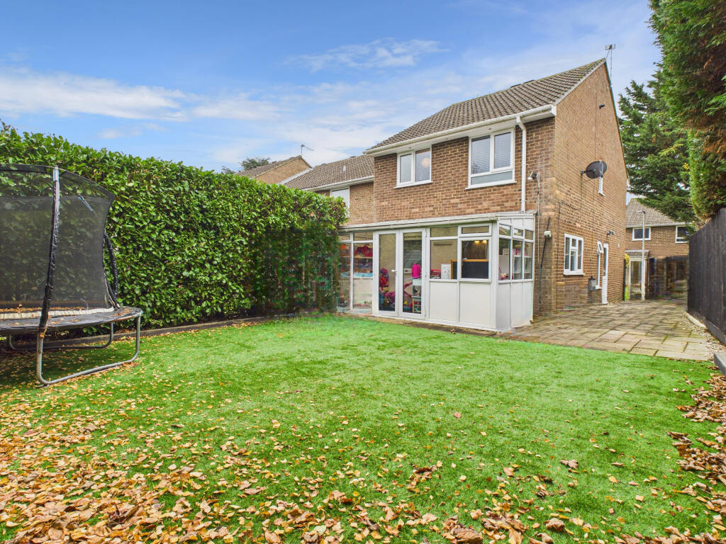 CAM01984G0-PR0527-STILL003