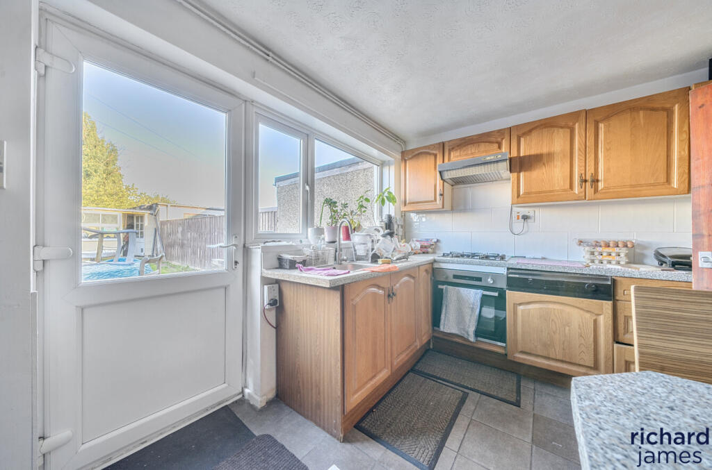 00f2cd1dc078468b9d64d39f9e173fe7