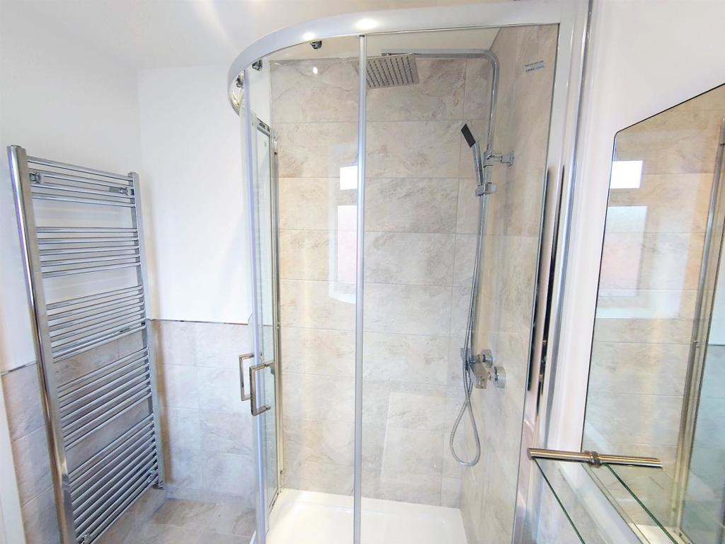 En-suite a.jpg
