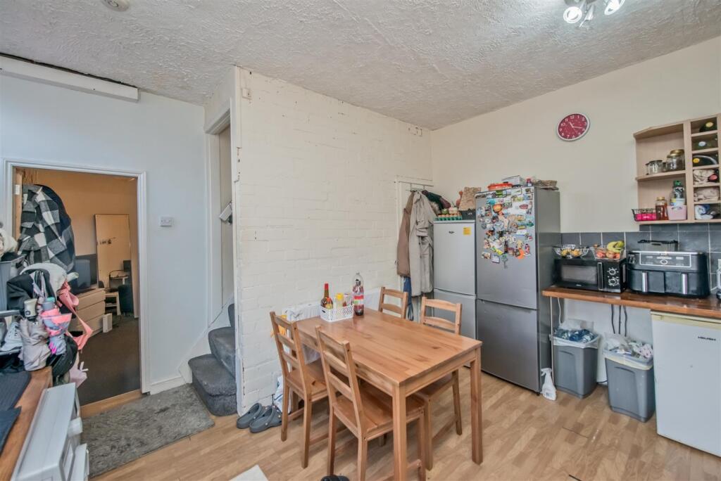 Fitted Dining Kitchen: