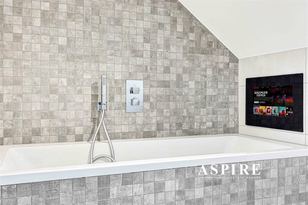 Aspire Estate Agents11.jpg