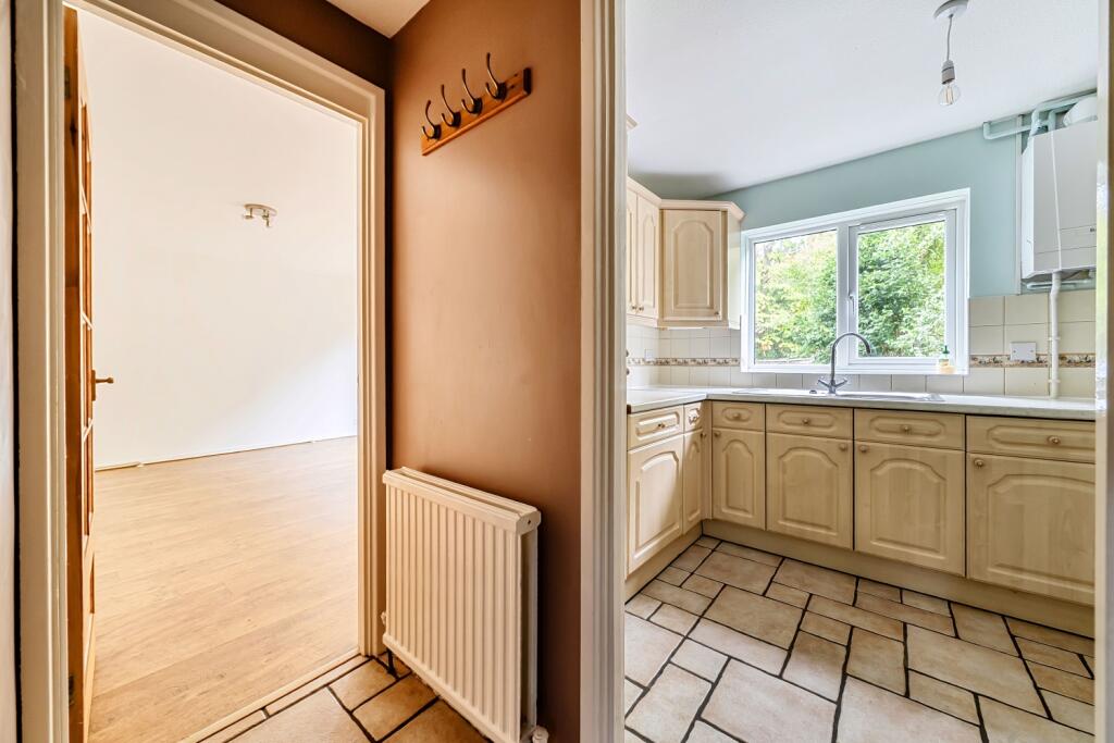 Kitchen..Lounge shot