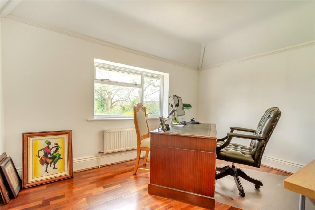 Bedroom Six /Study