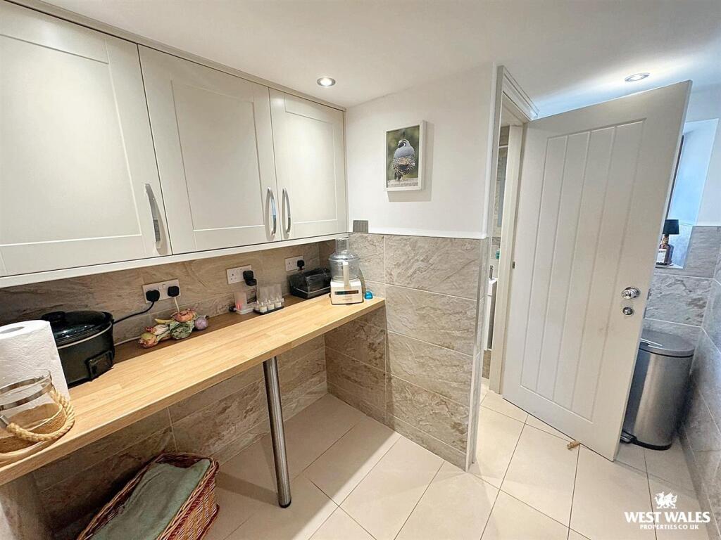 WhatsApp Image 2025-09-29 at 11.28.10 (7).jpg