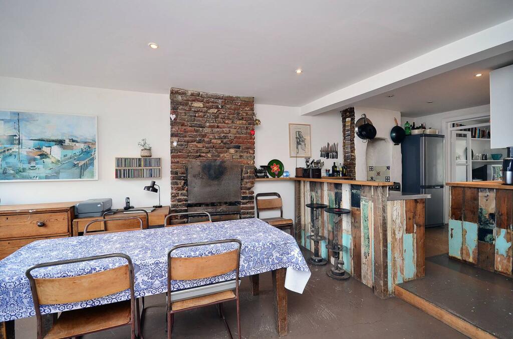 Shacklewell Lane, Dalston, London, E8