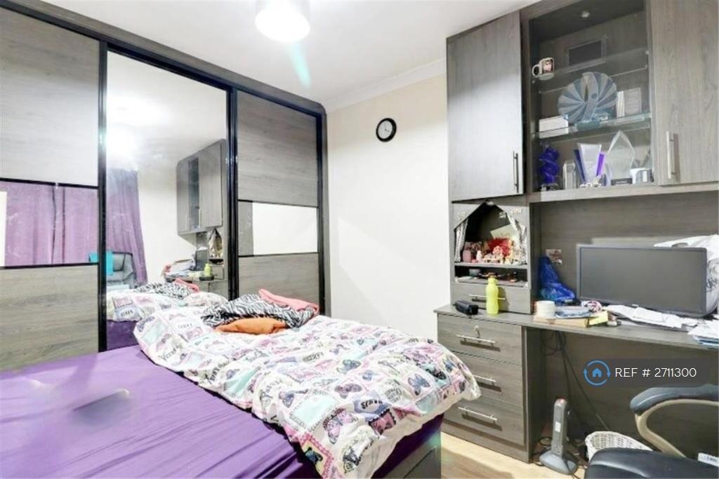 Ground Floor Double Bedroom 2