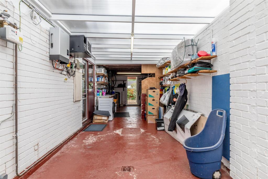 Green Dell Close, Henbury Garage 2.jpg