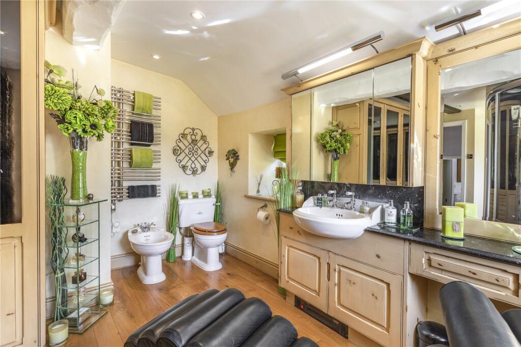 Principal Bathroom