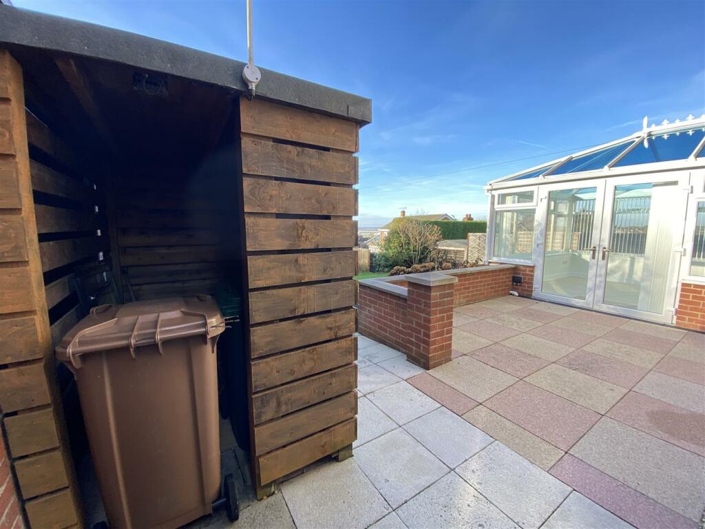 Well equipped log store