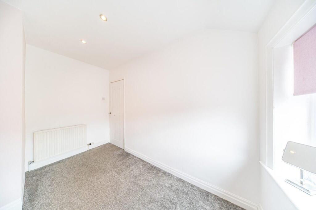 38 st james road bedroom 2 2.jpg