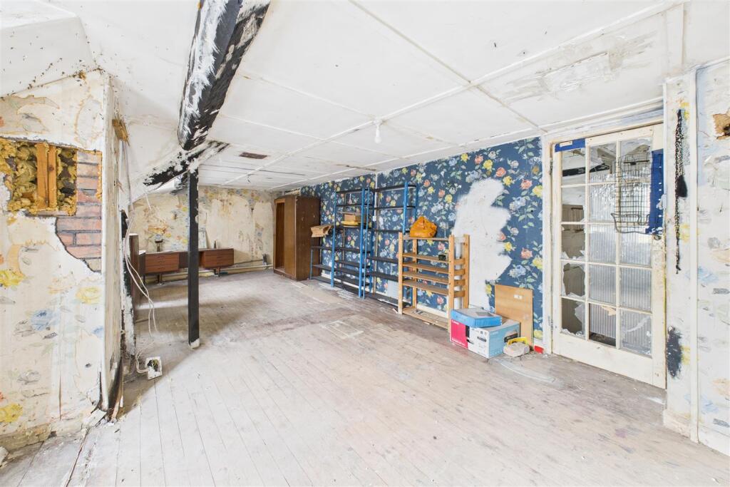 150, East Reach Taunton, Somerset, TA1 3HT | Holli