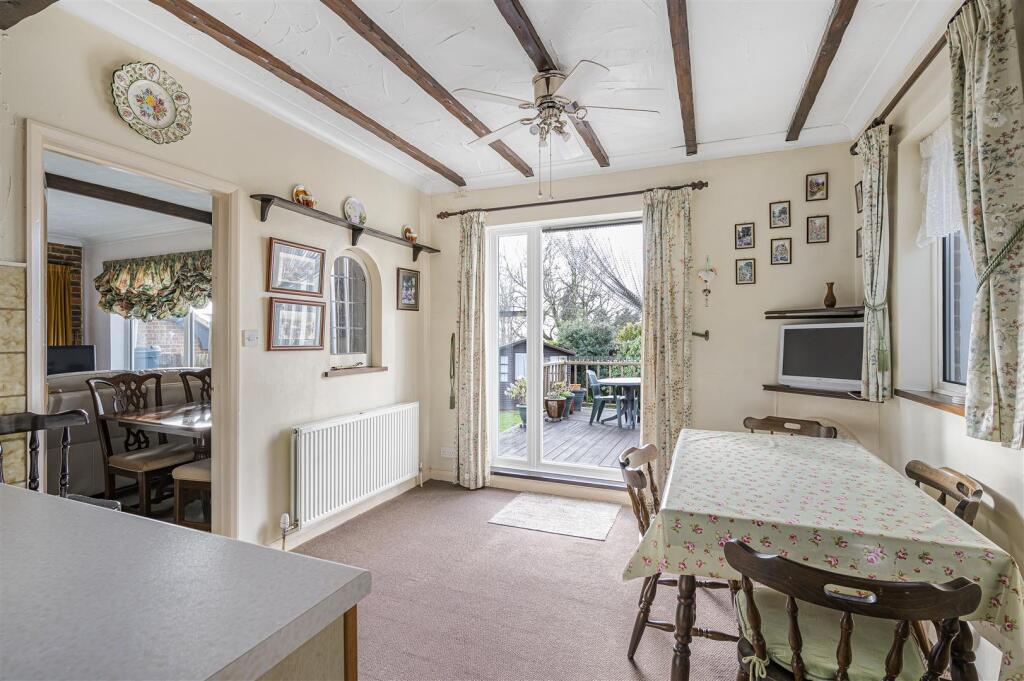 Breakfast Dining Area