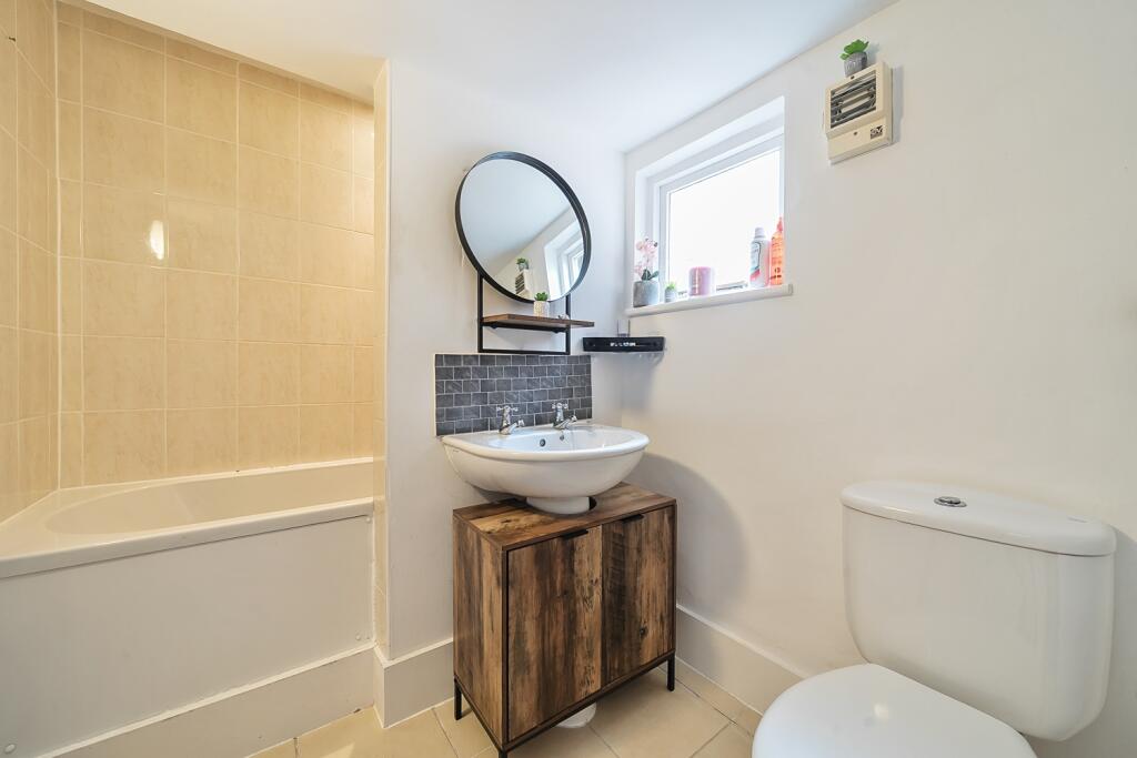 1310356-10-684ad21410209