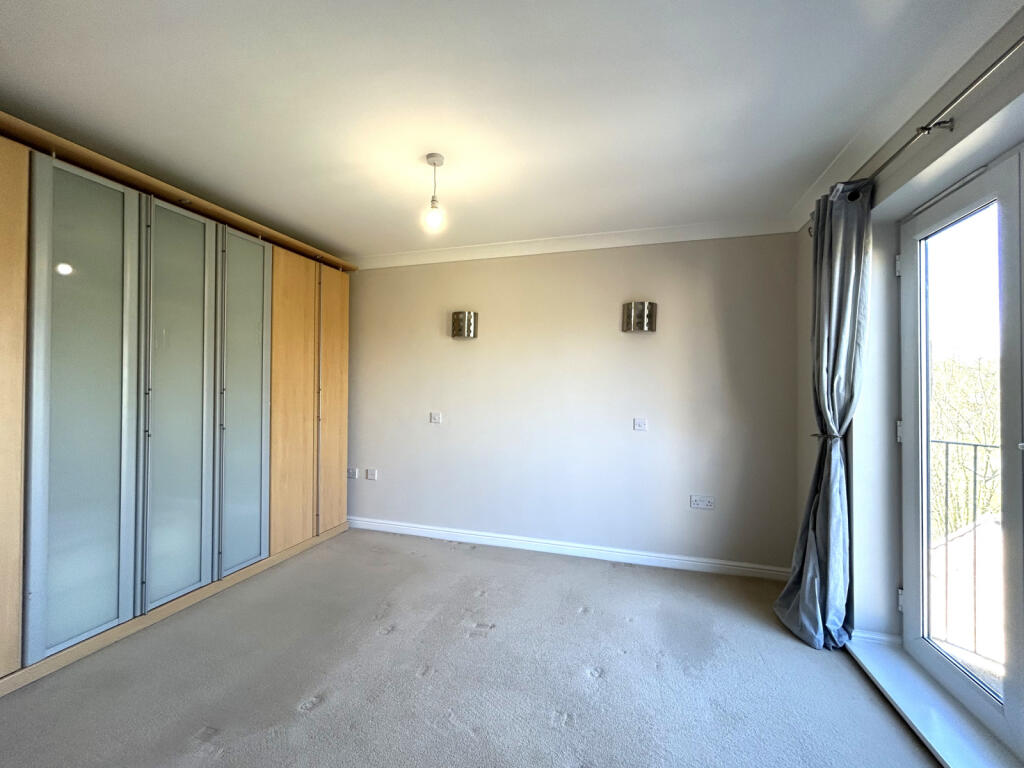 Double bedroom to 2nd Floor