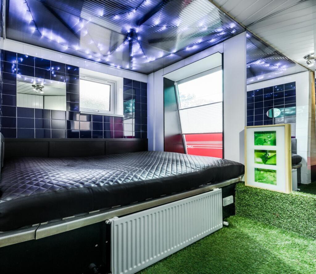 A stylish and inviting large double bedroom fea...