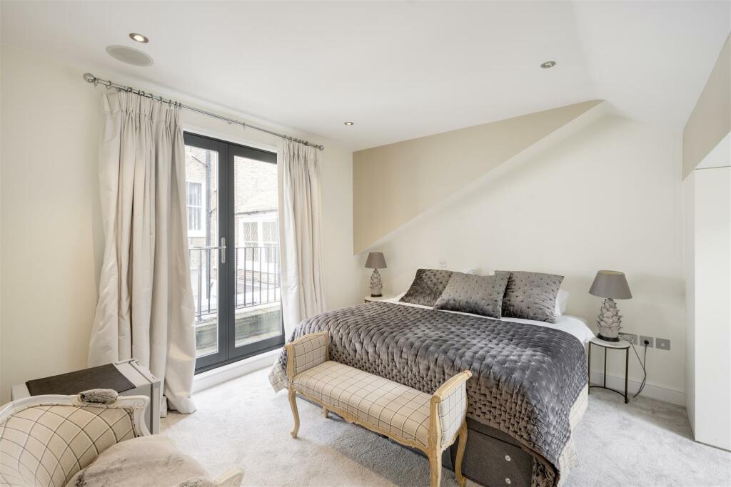 Maskells-9 Petersham Mews-24_Hi.jpg