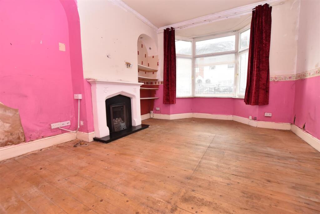 Lounge Area.JPG