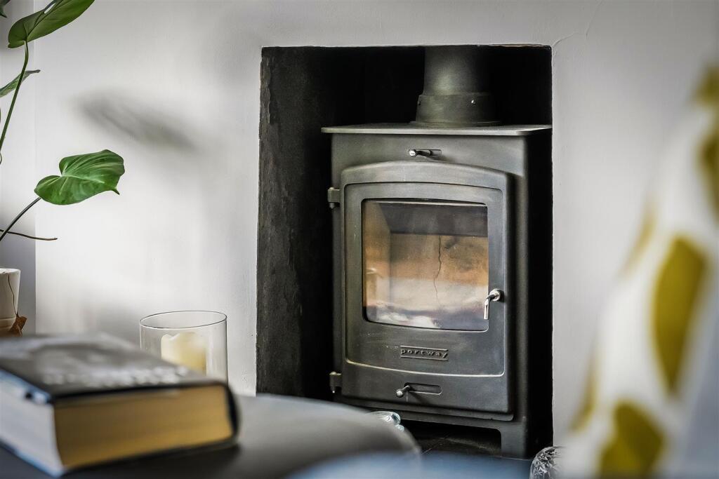 LINKS ROAD, ASHTEAD, KT21