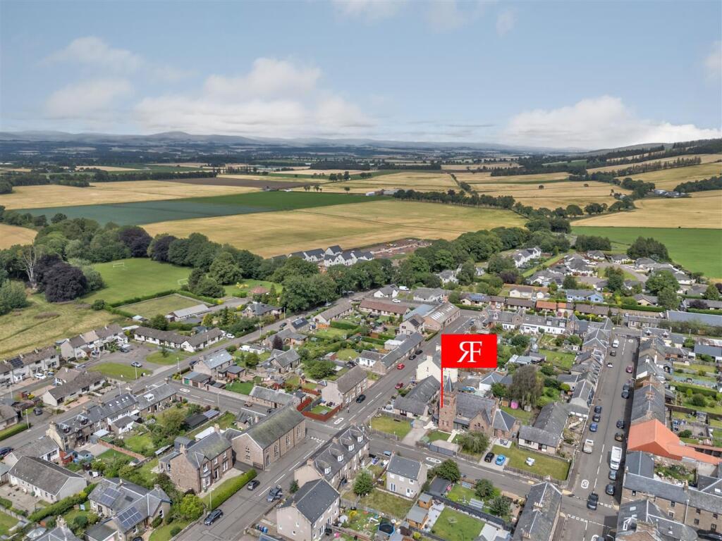 3C Castle Street Newtyle-23.JPG