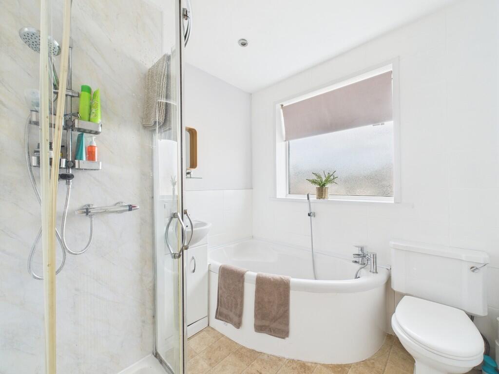 CAM02089G0-PR0546...