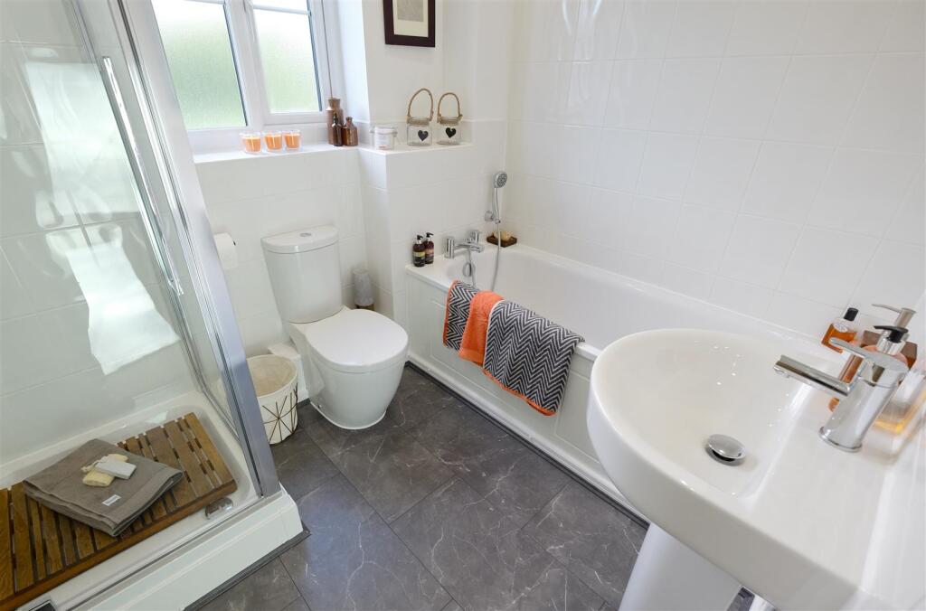 Grantham Bathroom 3 DifRent.jpg