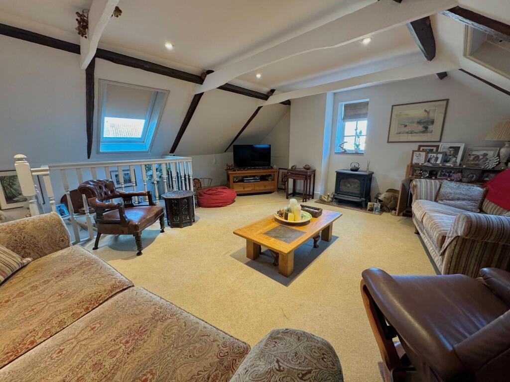 Bedroom/ Studio - House