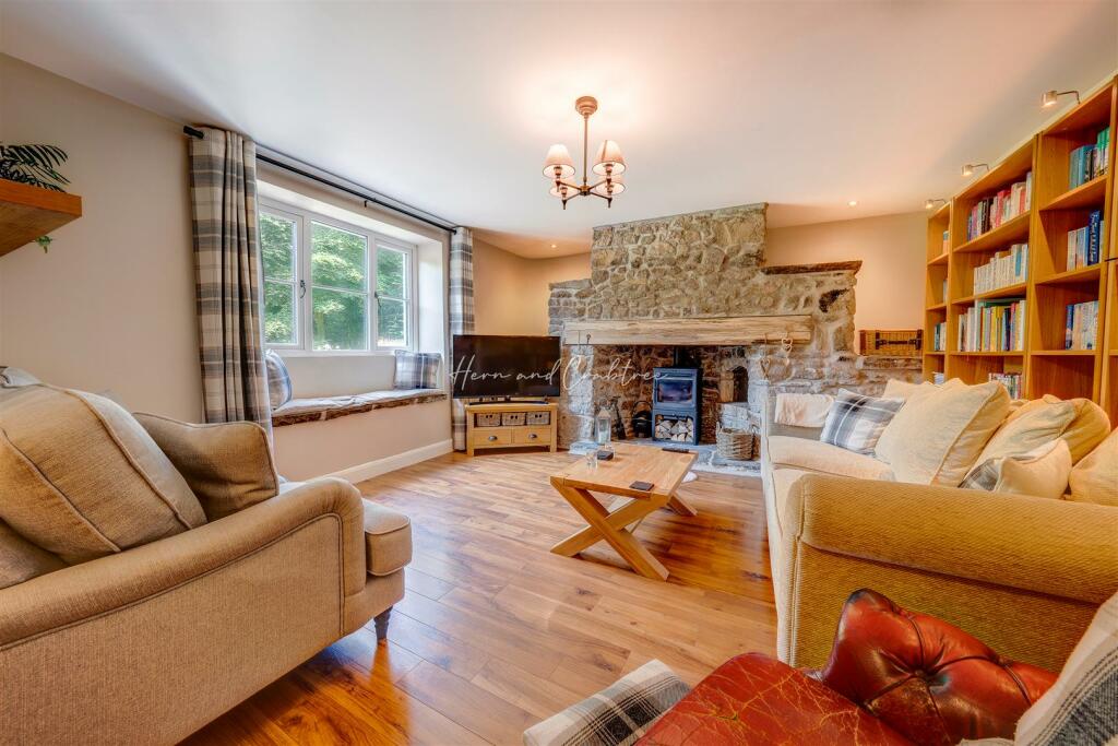 Rhiwbina Hill, Cardiff, HernCrabtree (3).jpg