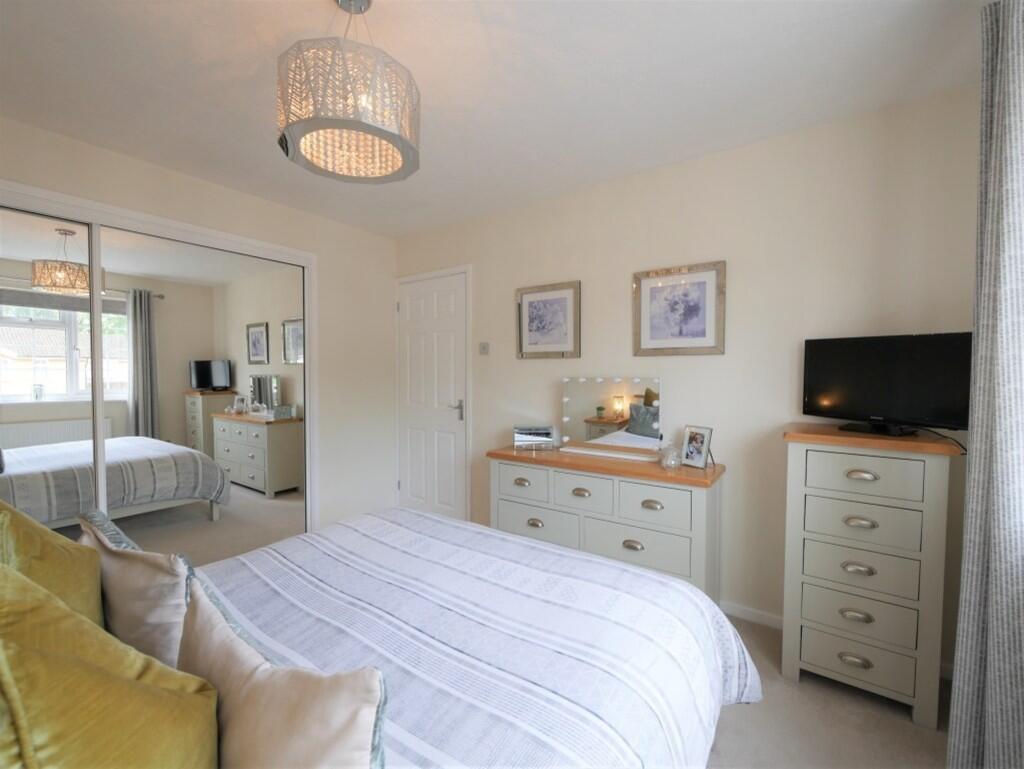 BEDROOM1 2