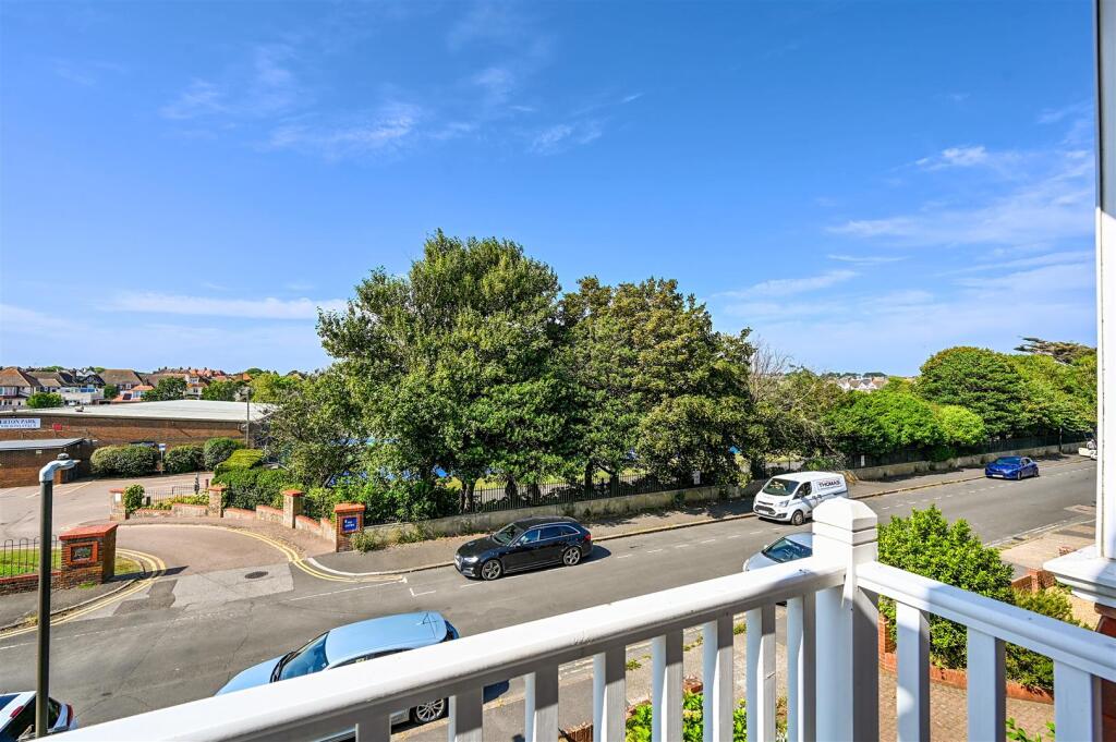 UPPER MAISONETTE - 67 EGERTON ROAD - TN393HL (2).j