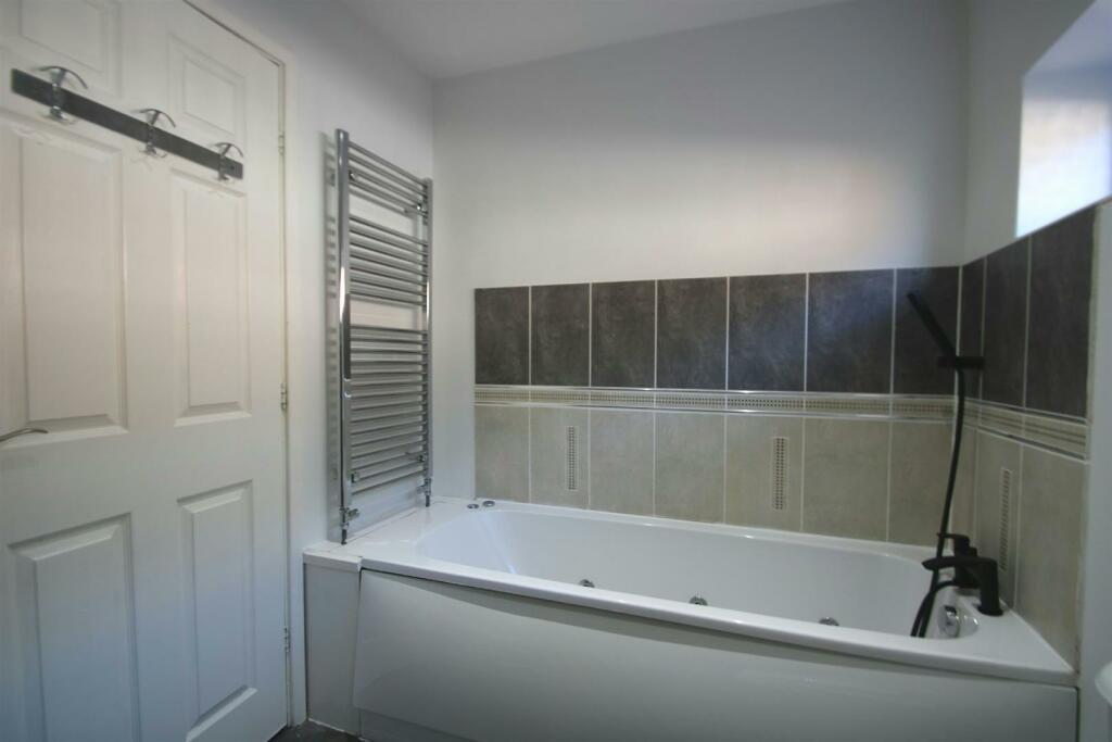 Bathroom Aspect 2
