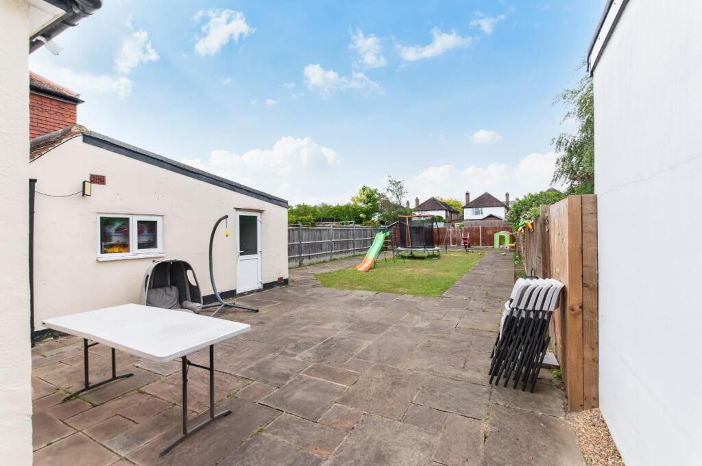 WOODSTONE AVENUE, (16).jpg