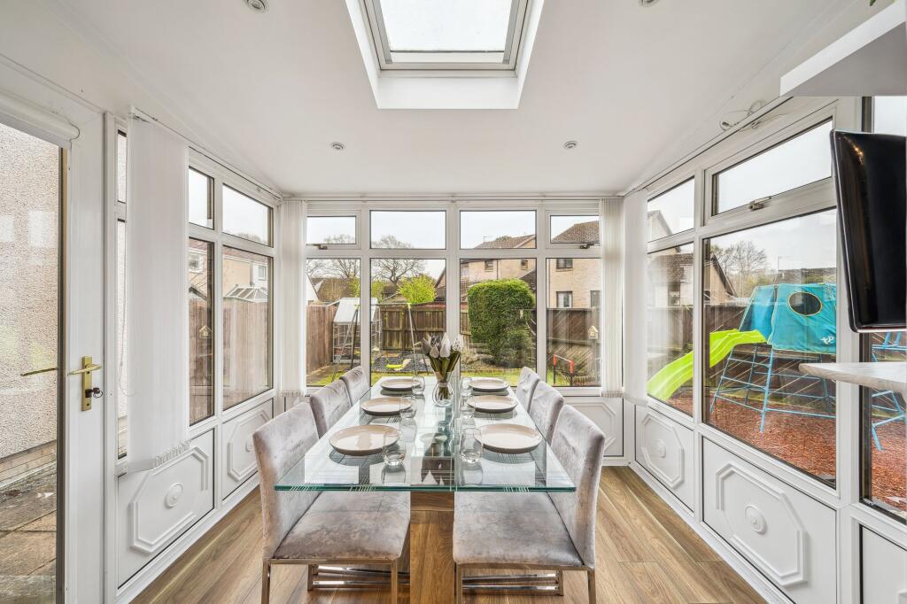 Kitchen / Dining Area