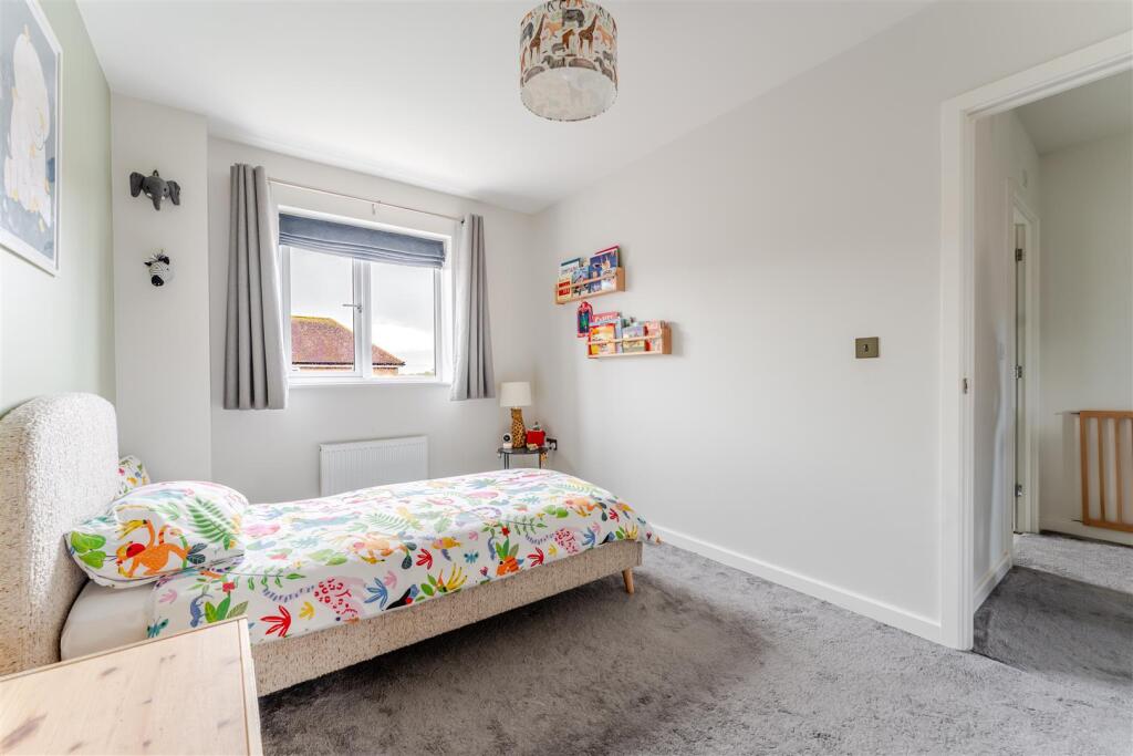 11 - bed 2.jpg