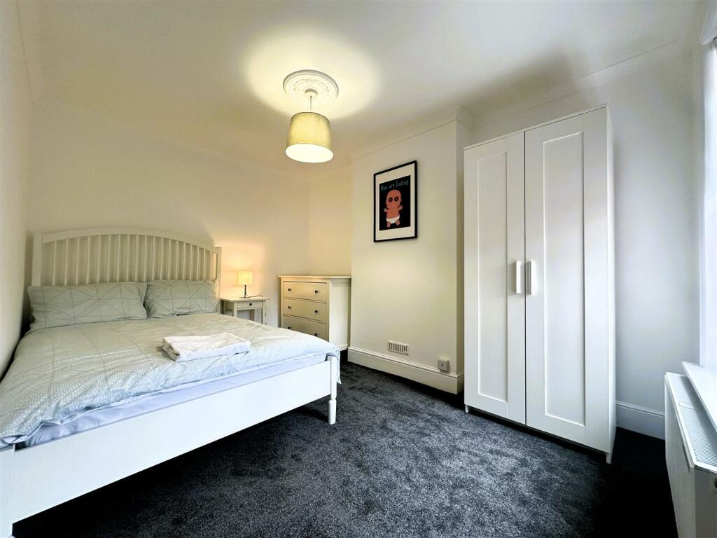 Bedroom .jpg