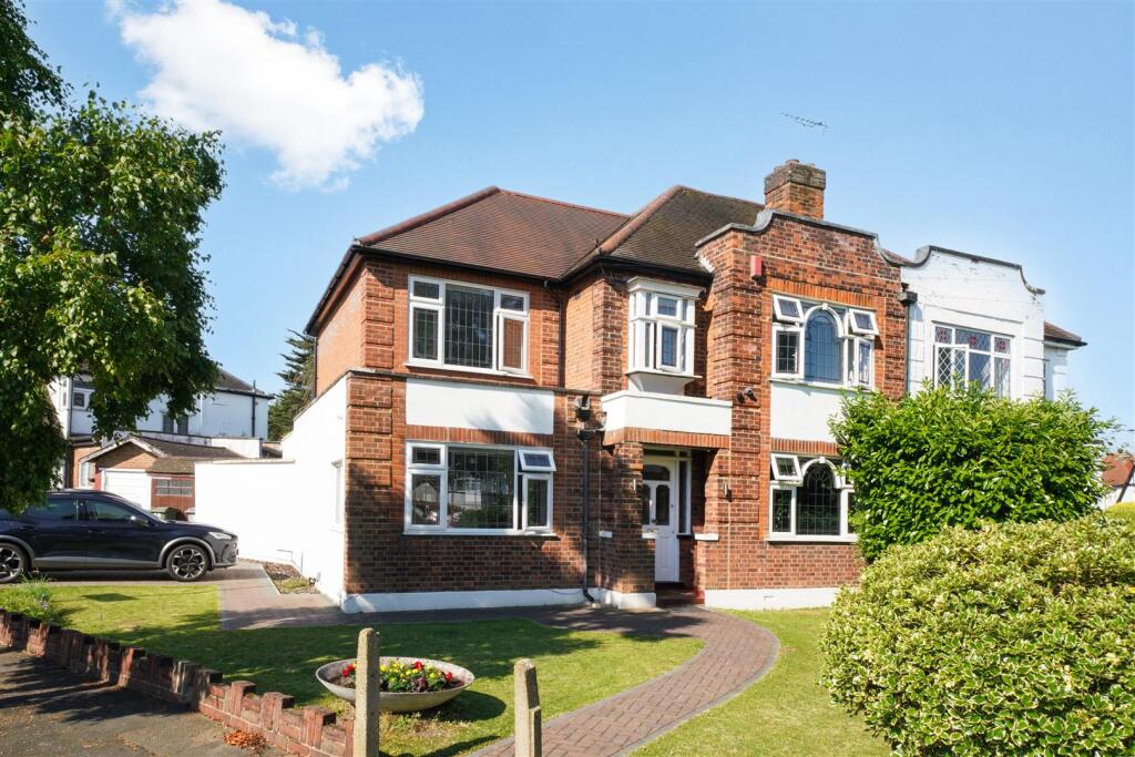 39 Audrey Gardens - bXX8gFpNalh2DO256Ov8.jpg