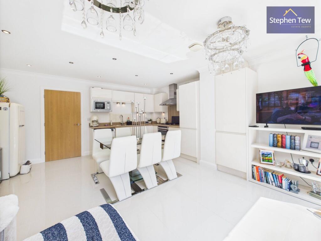 Kitchen/Living Area
