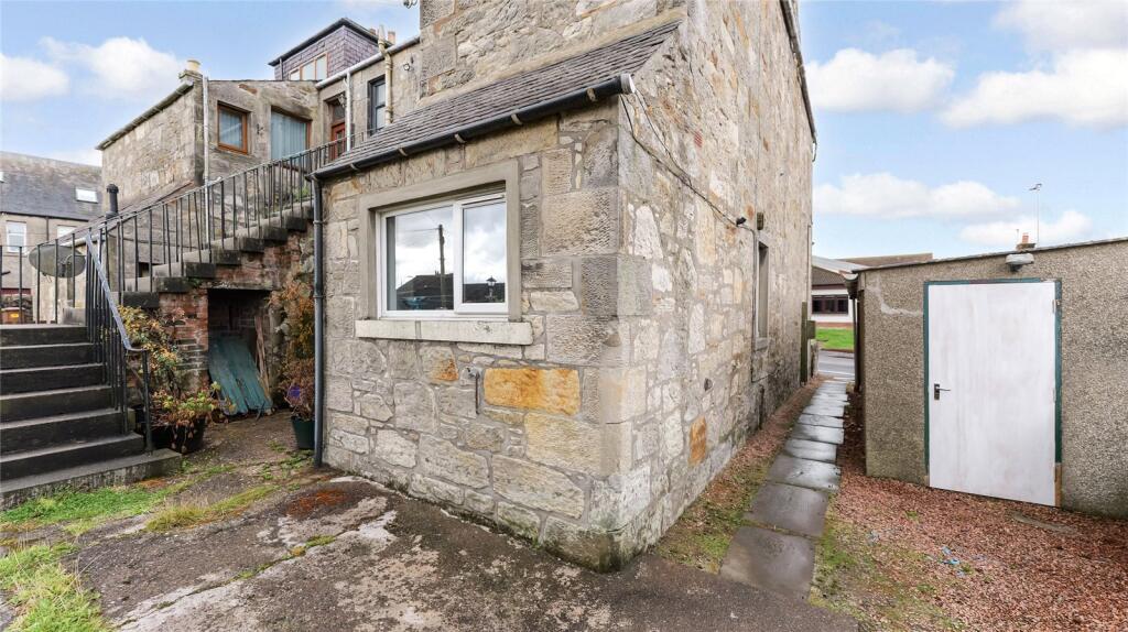 Rear/Garage