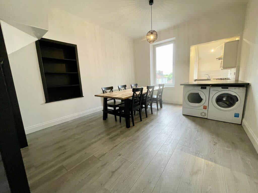 Lounge / Dining Kitchen