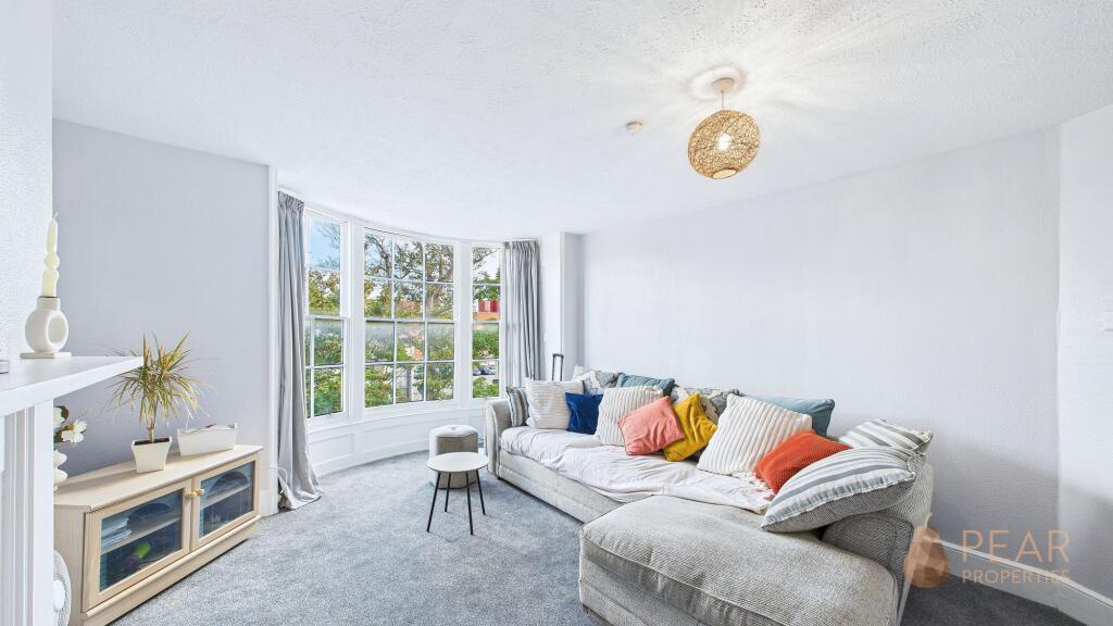 Living / Dining Area