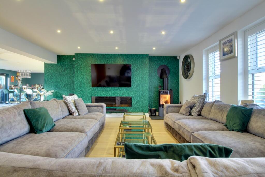 Spacious Lounge