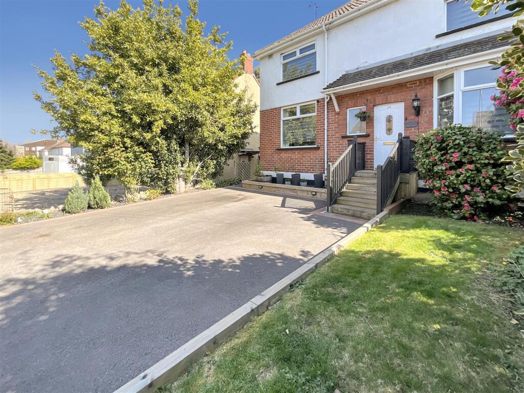 Front Garden/Driveway