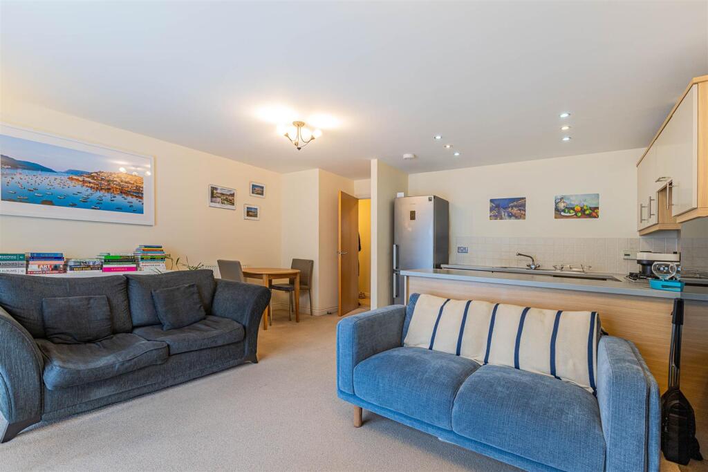 Clive Hall Court 17-11.jpg
