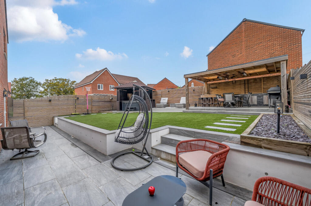 1369815-2-68f7985...