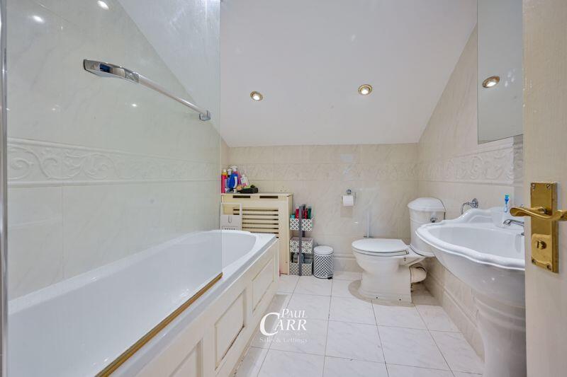 Master En-Suite