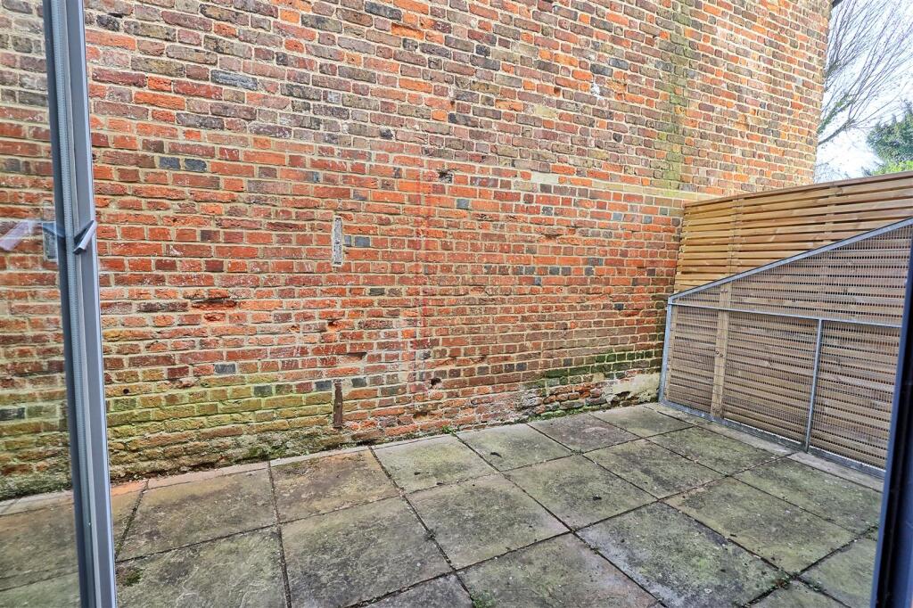COURTYARD GARDEN
