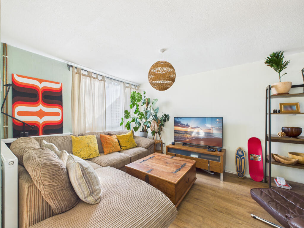 CAM02909G0-PR0494-STILL001