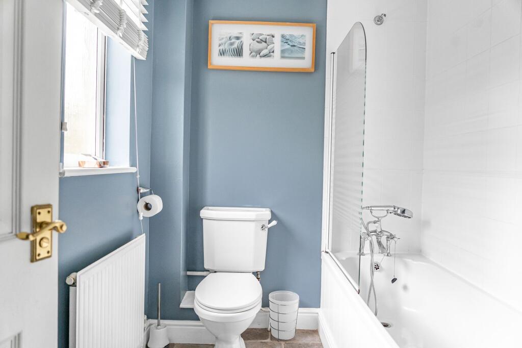 Ensuite to Bedroom One