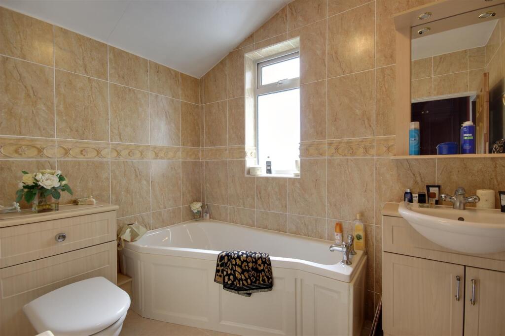 En-suite Bathroom