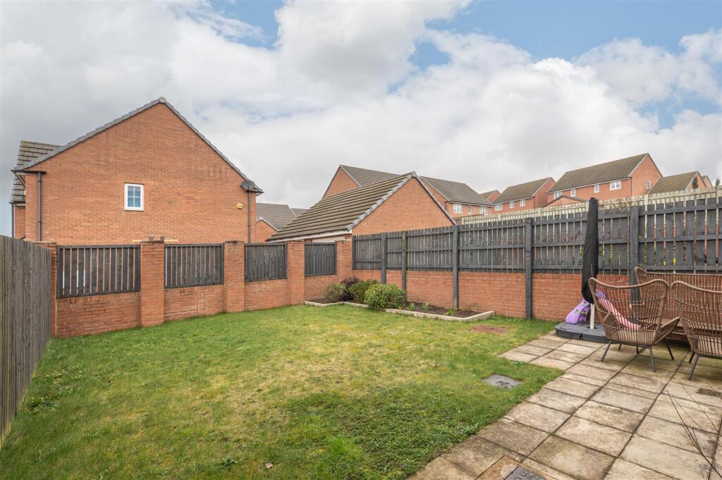 10 - 1 Anderson Lane LS27 0FP.jpg