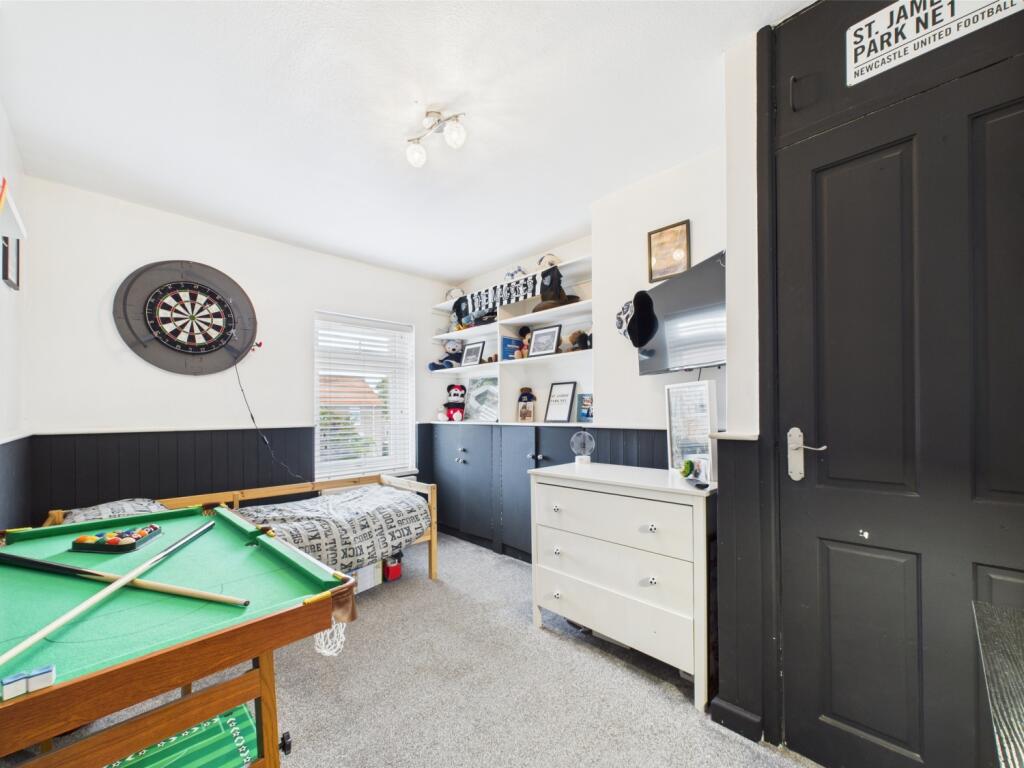 CAM02195G0-PR0072-STILL024